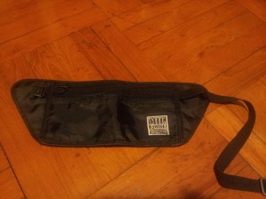 專誠借來的貼身包