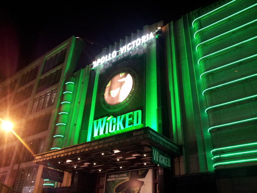 今次去看了 Wicked，幾好睇！