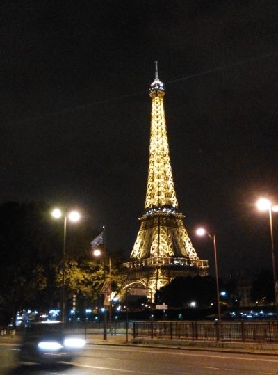 L'Astrance 的地點行出大街就見到巴黎鐵塔