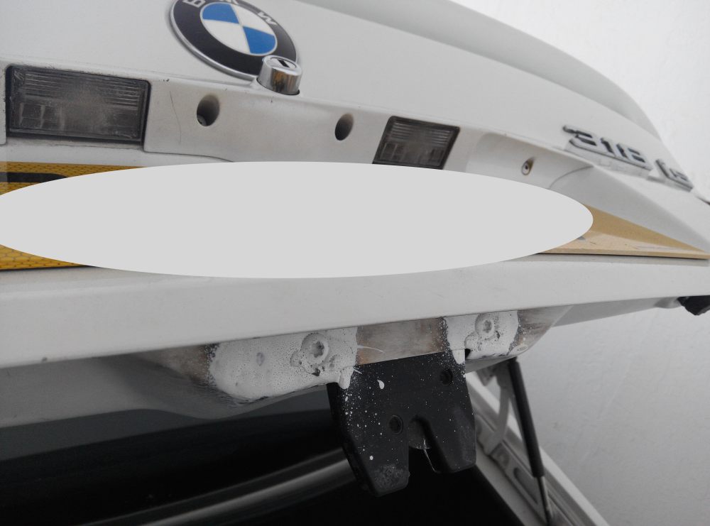 點可能估到車頭的電池會咁樣様被車尾個鎖玩謝