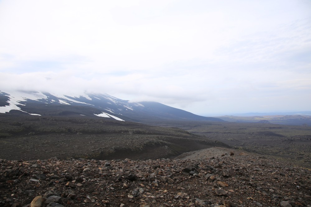 冷卻後寸草不生的熔岩，望上去似去了火星