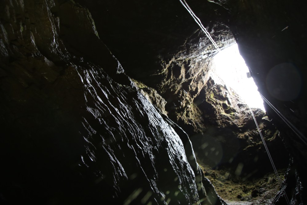 入去火山口啦！